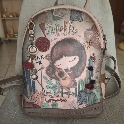 Anekke backpack with three compartments and back pocket