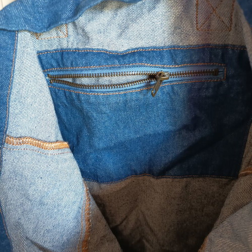 Fabric shoulder bags like new, black corduroy and blue denim