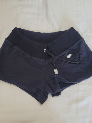 Women's shorts like new, size small, black