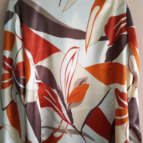 Women's satin floral shirt like new, beige and brown