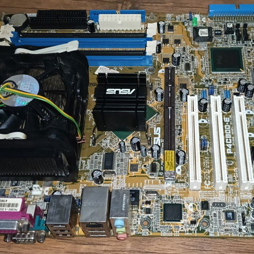 Asus P4C800-E Deluxe vintage motherboard with Intel Pentium 4 3GHz used