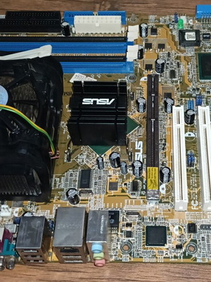 Asus P4C800-E Deluxe vintage motherboard with Intel Pentium 4 3GHz used