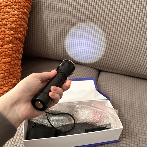 Swat LED flashlight used with red and white light, rechargeable