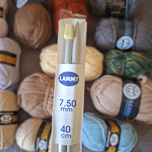 Yarn and Crochet Hooks like new