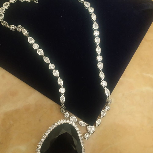 THE JEWEL OF THE TITANIC (THE HEART OF THE OCEAN)