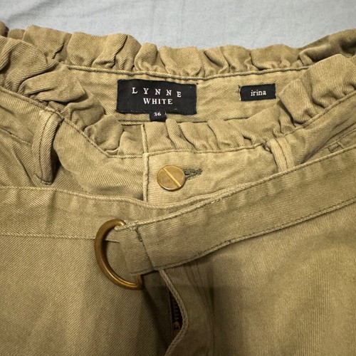 Khaki shorts Lynne used, size 36 with belt