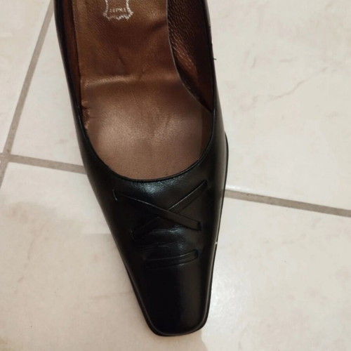 Elite vintage black leather pumps used, heel 8 cm