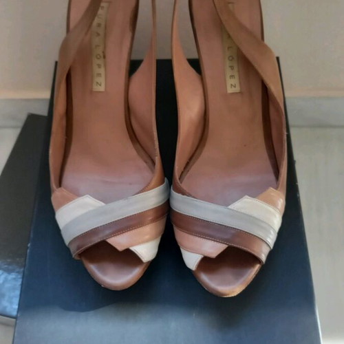 Pura Lopez brown sandals like new, size 38