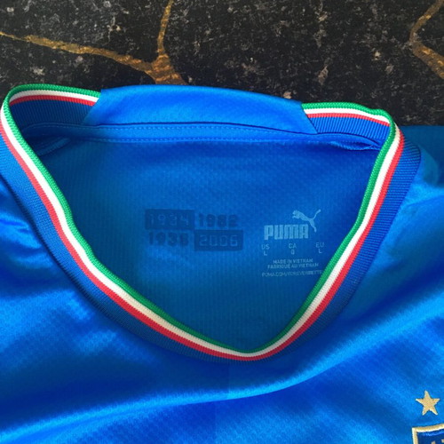Italy 22 Zaniolo football jersey and shorts, size L