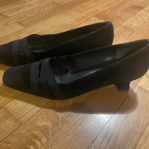 Vintage Russell & Bromley X Stuart Weitzman black suede pumps used, size 38