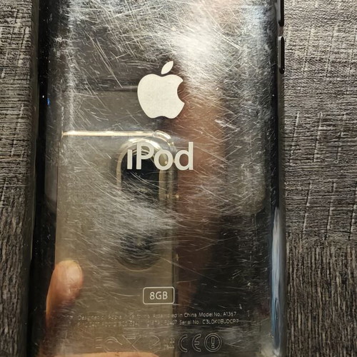 Apple iPod 8GB used, fully functional