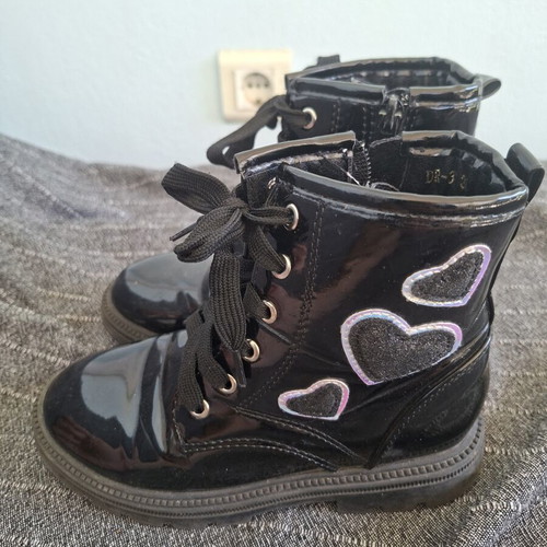 Children's black boots size 30 like new with zipper