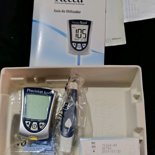 Precision Xceed glucose meter new with all accessories