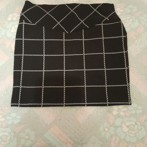 Skirt like new, size M 38 10, checked pattern