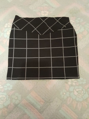 Skirt like new, size M 38 10, checked pattern