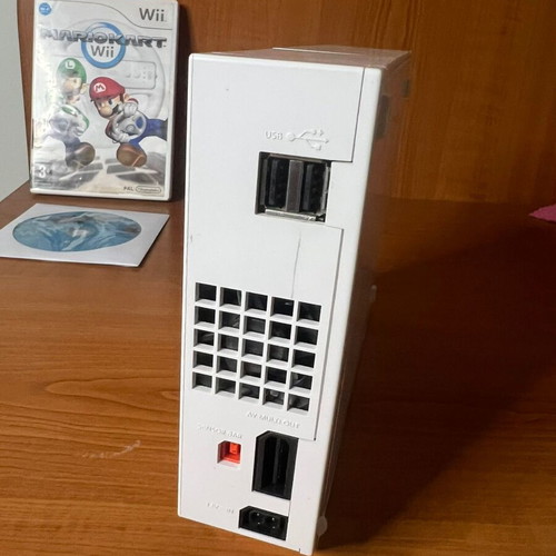 Nintendo Wii console used, GameCube compatible with Mario Kart
