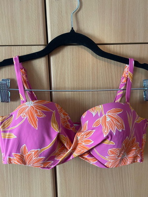 Δύο μαγιό πάνω μέρος 80C μεταχειρισμένα, Women’s Secret και H&M