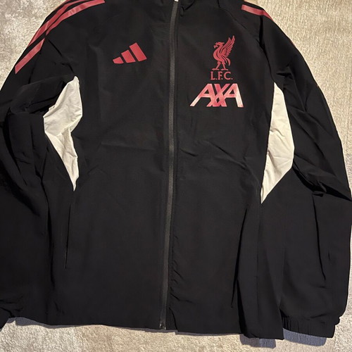 Liverpool training jacket kids like new, official replica, size large
