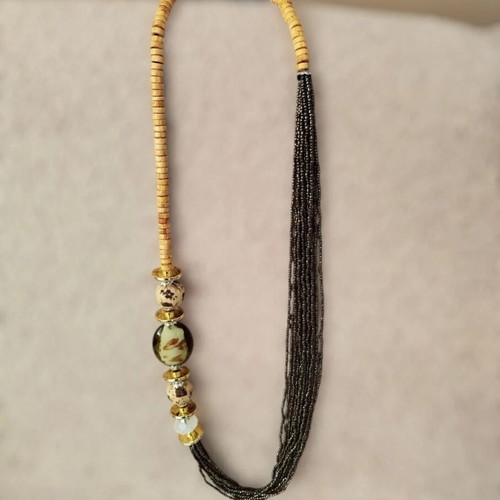 Handmade necklace like new with bohemian and ethnic influences
