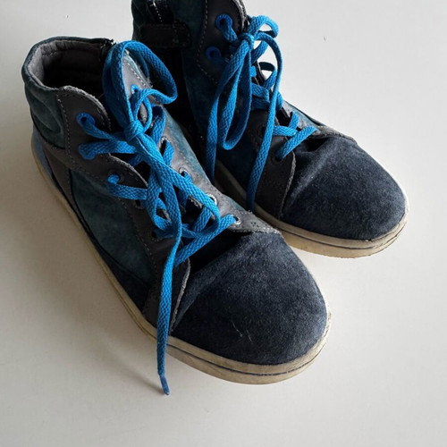 Kickers boys' shoes used, size 34, blue and gray