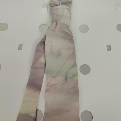 Silk tie 100% pink multicolor like new