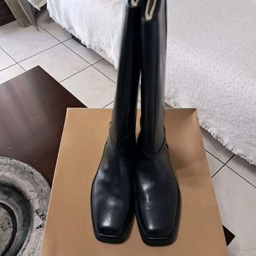 Vagabond black boots size 37, new, 100% leather with square toe