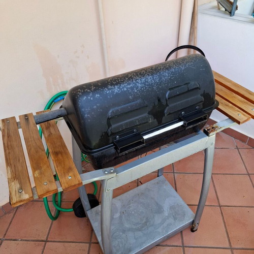 Gas grill new, unused