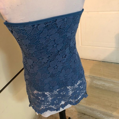 Toi&Moi strapless blouse like new, blue with lace and zipper