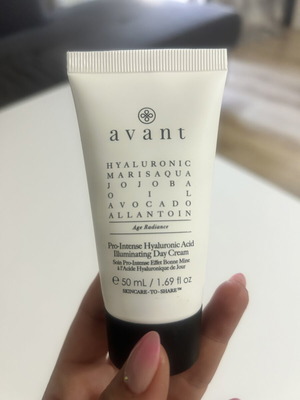 Avant Pro-Intense Hyaluronic Acid Illuminating Day Cream new