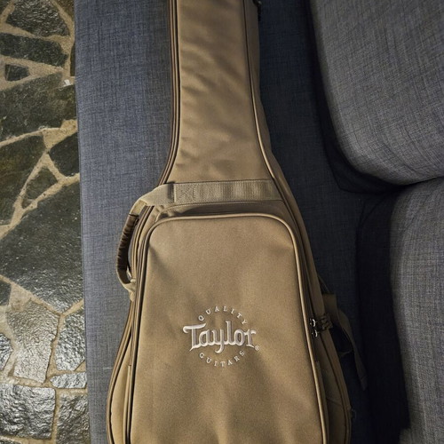 Taylor Academy E guitar with Elixir phosphor 12 strings, like new