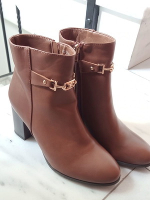 Voi&Noi brown boots size 39