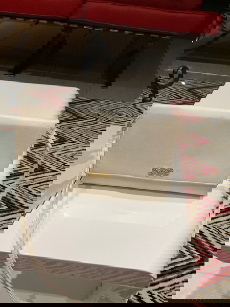  tsanta ginekia omou  lefkou chromatos diastaseon 17*25 me esoterikes thesis.