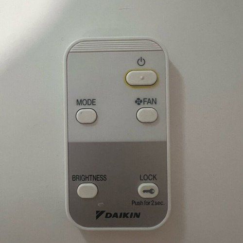 Daikin air purifier with Streamer technology like new
