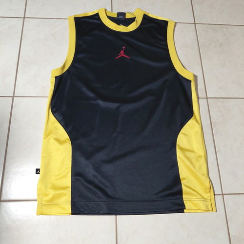 Jordan basketball jersey like new, authentic