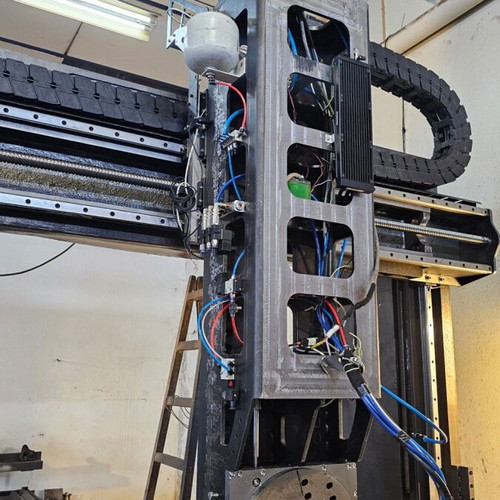 Heavy-Duty 4-Axis CNC Machining Center used