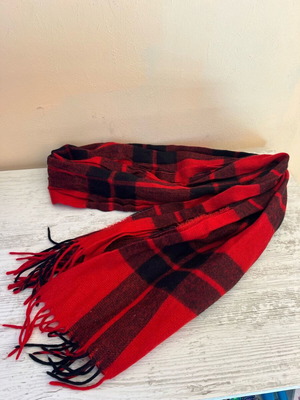 Women's winter scarf like new, red and black checkered with fringes