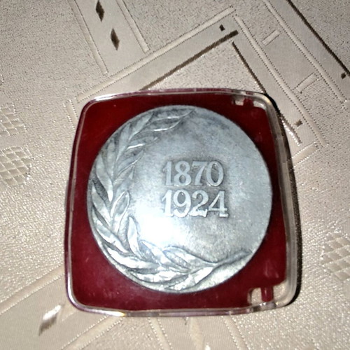 USSR Medal "Anniversary Lenin" 1870-1924 in excellent condition