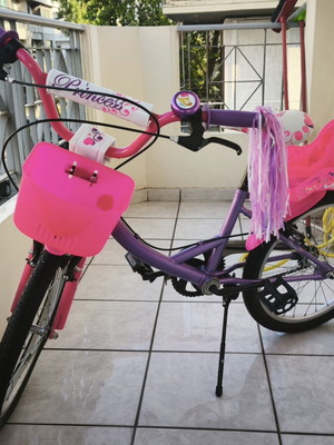 Style Princess 20” Kids Bicycle like new, pink and purple