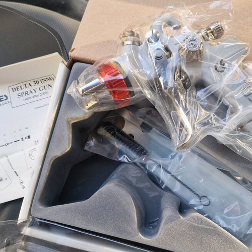 Delta 30 gravity feed spray gun with 2.0 nozzle new