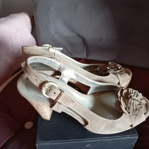 Nero Giardini summer sandals size 37 like new, beige leather