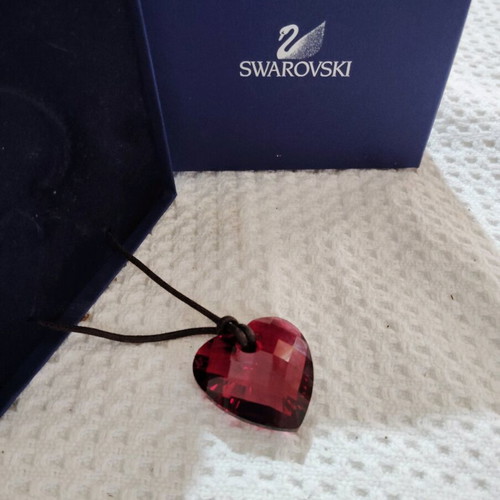 Swarovski heart pendant like new, red