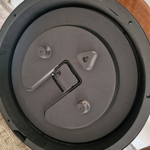 Wall clock like new, analog