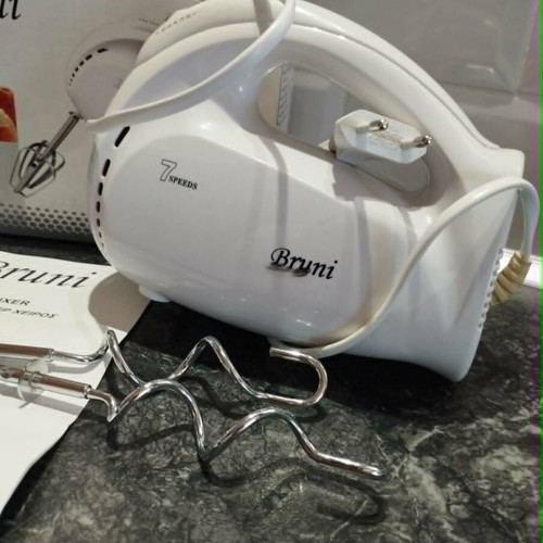 Bruni SH-201 hand mixer used with 2 types of beaters