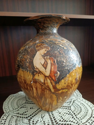 Decorative ceramic vase used with Ikaros motif