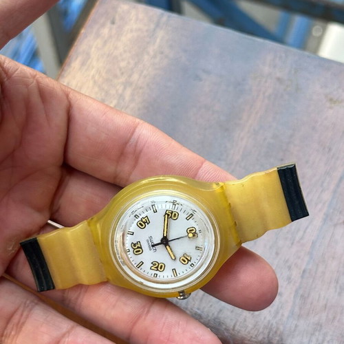 Vintage Swatch Swiss AG 2002 yellow transparent watch 4.3cm