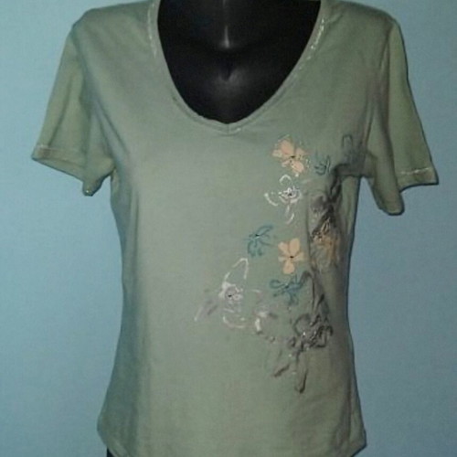Soya t-shirt style blouse like new, green with decorations