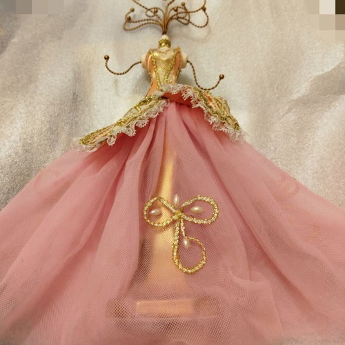 Unique jewelry stand from In Art like new