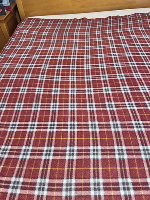 Thin fleece sofa blanket used 110x160