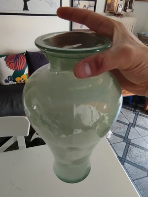 Green solid vase 40 centimeters like new