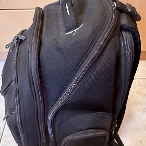 UDG Creator bag used with waterproof cover and large capacity